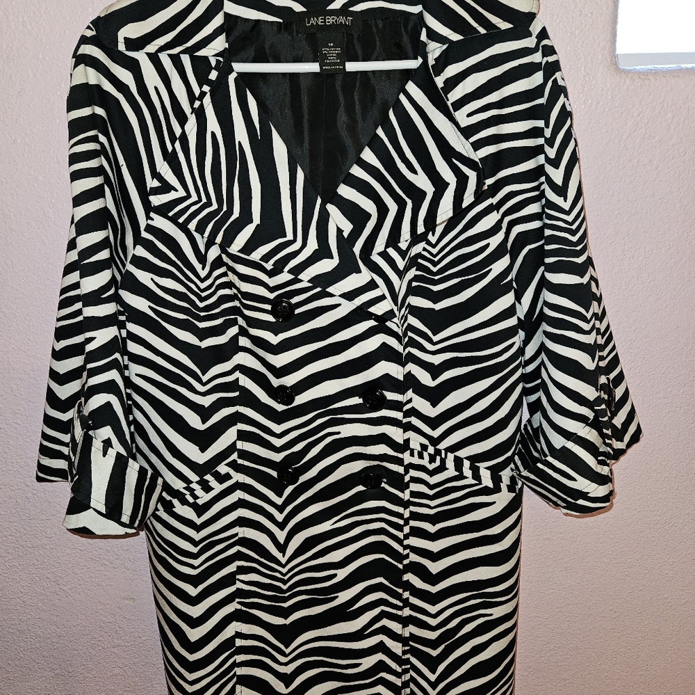 Lane Bryant Black and White Zebra Pattern Jacket w/belt Size 16